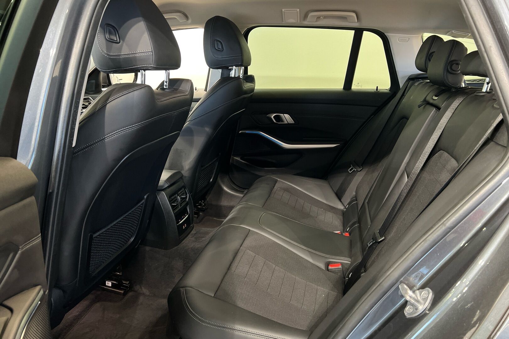 BMW 3-SARJA iso kuva 8