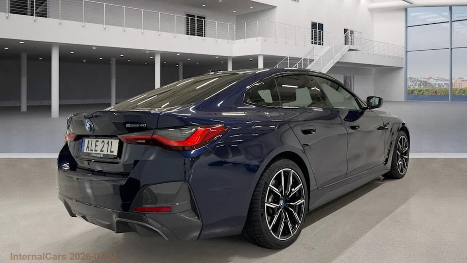 BMW I4 iso kuva 3