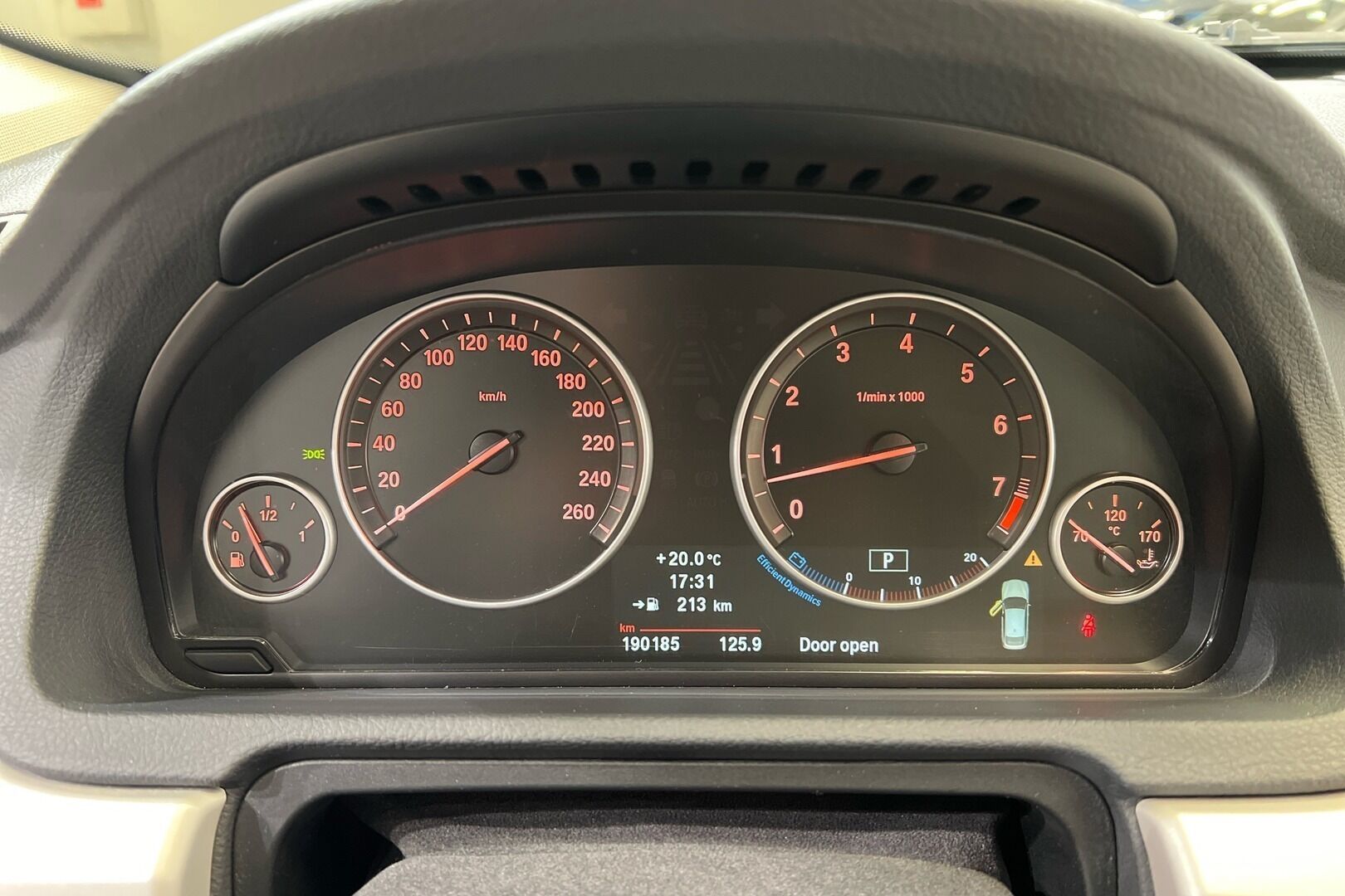 BMW 5-SARJA iso kuva 14
