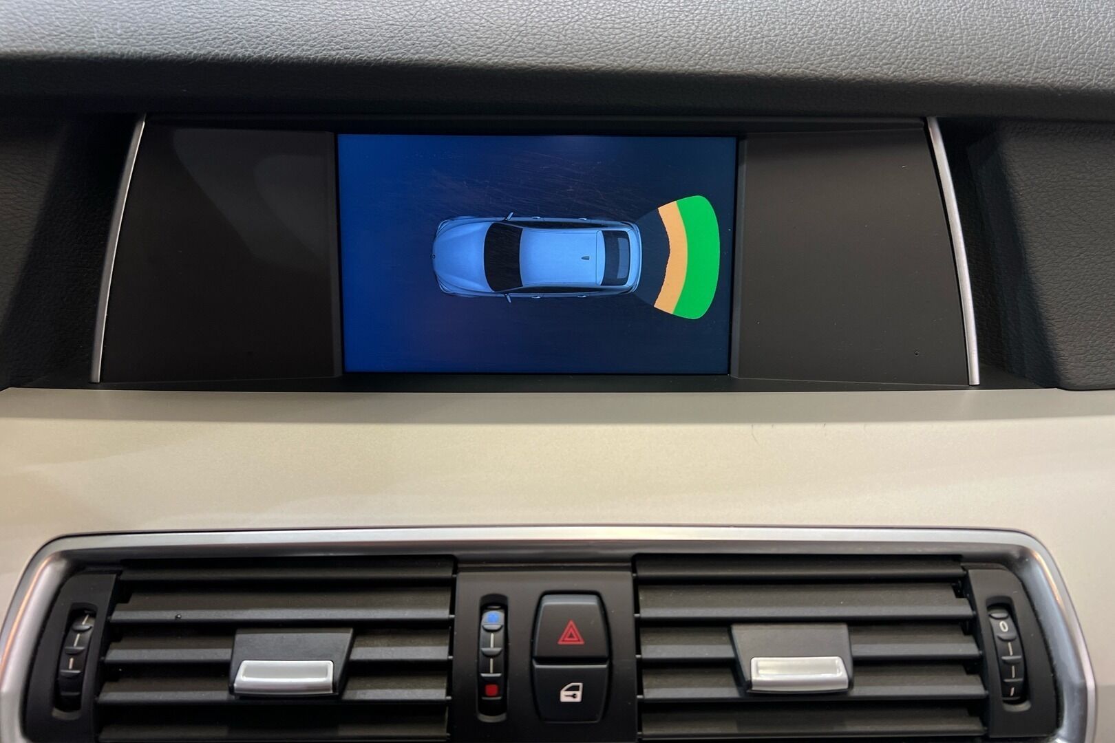 BMW 5-SARJA iso kuva 15