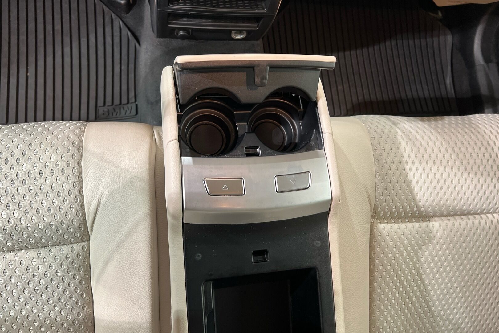BMW 5-SARJA iso kuva 19