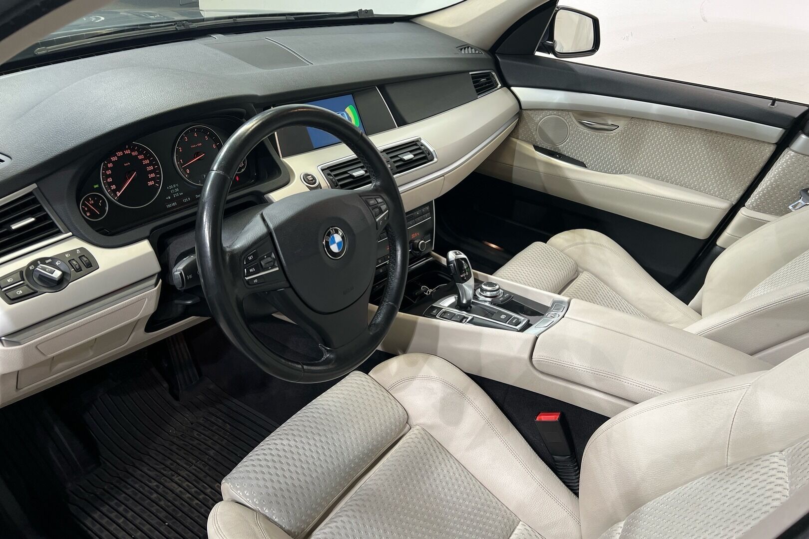 BMW 5-SARJA iso kuva 9