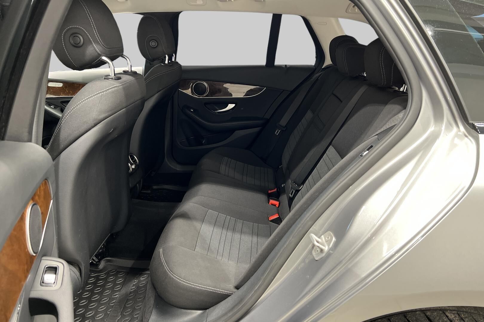 Mercedes-Benz C iso kuva 10