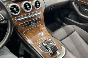 Mercedes-Benz C esikatselu 21