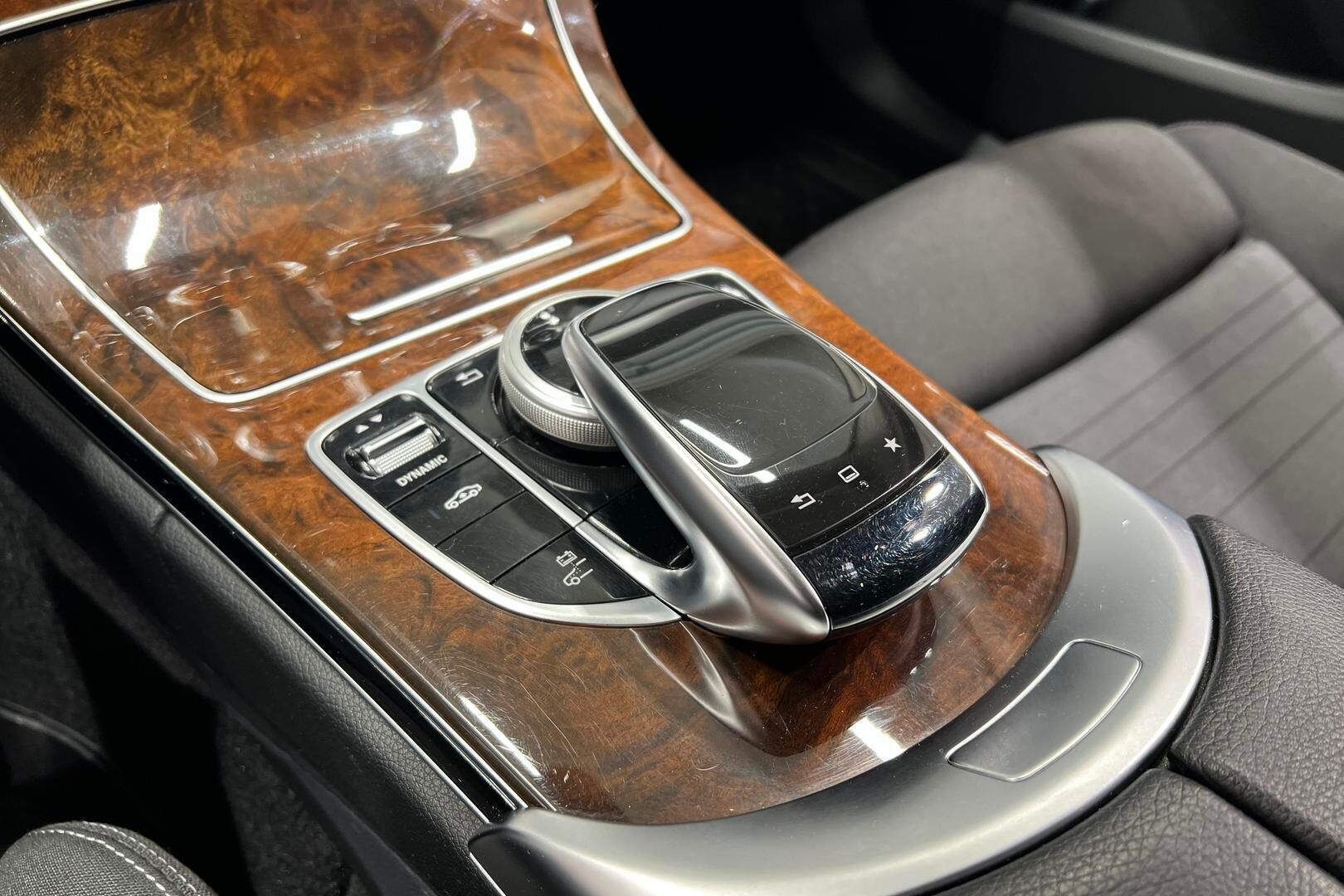 Mercedes-Benz C iso kuva 22