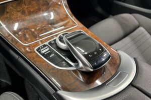 Mercedes-Benz C esikatselu 22