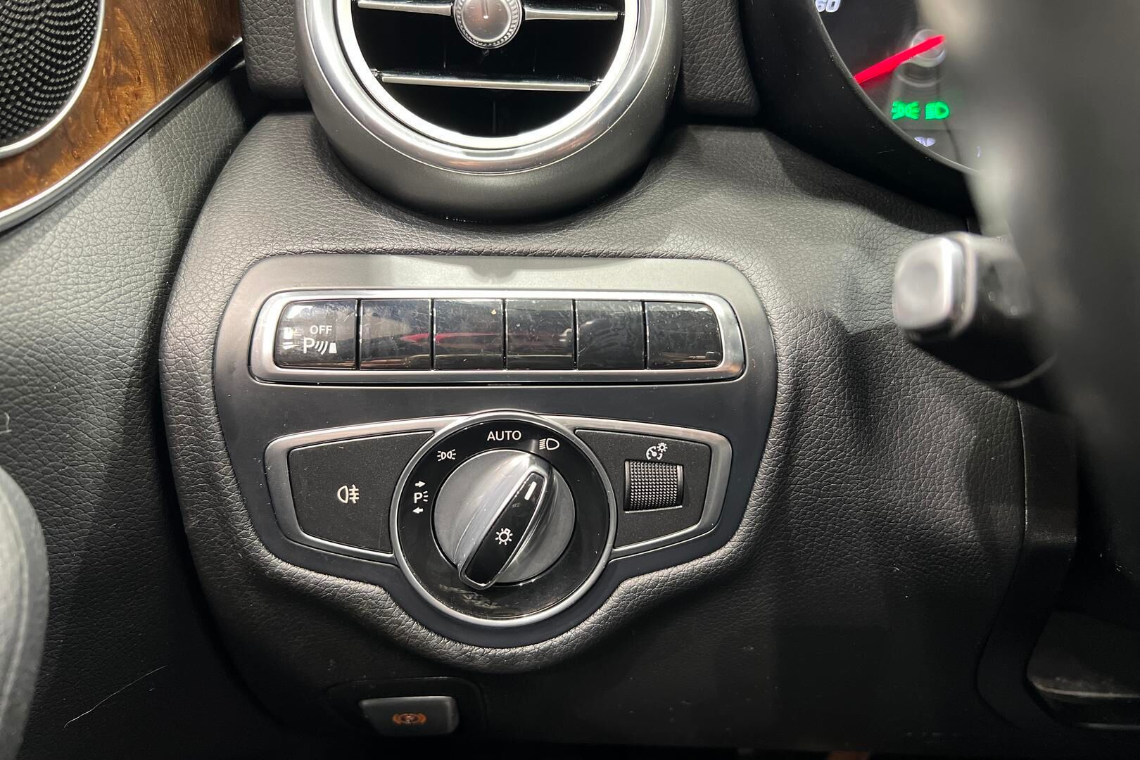 Mercedes-Benz C iso kuva 27