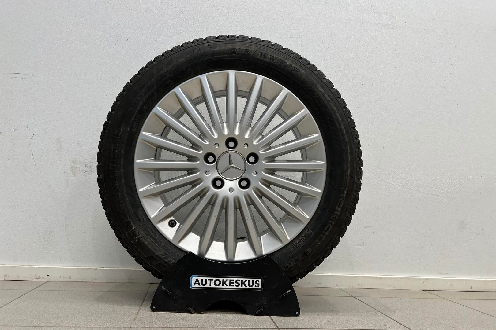 Mercedes-Benz C iso kuva 32