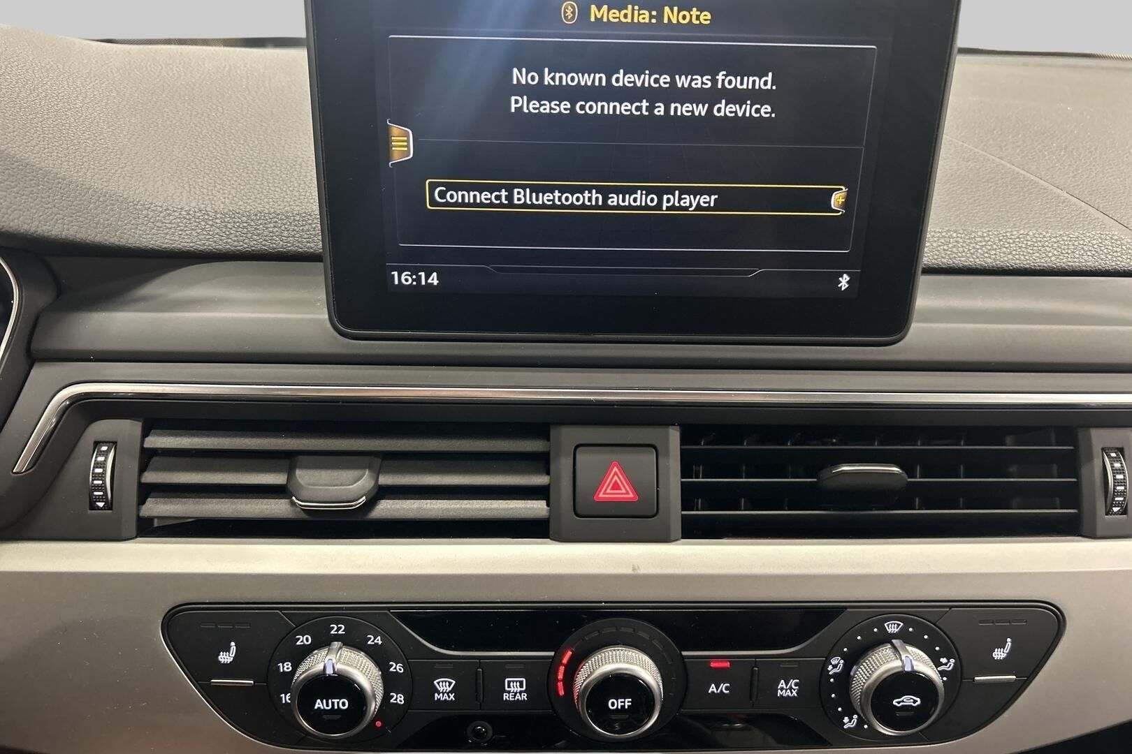 Audi A4 iso kuva 17