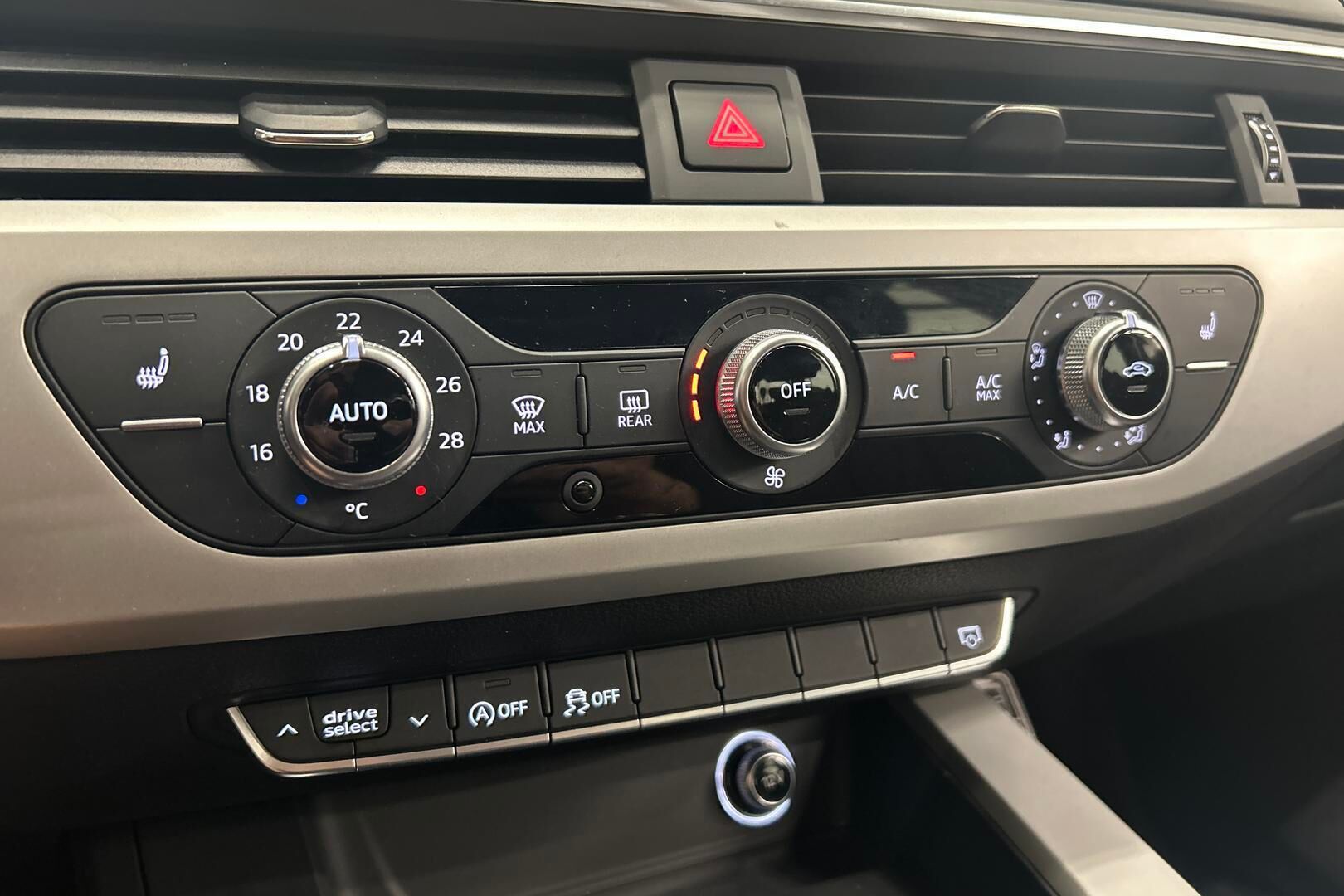 Audi A4 iso kuva 18