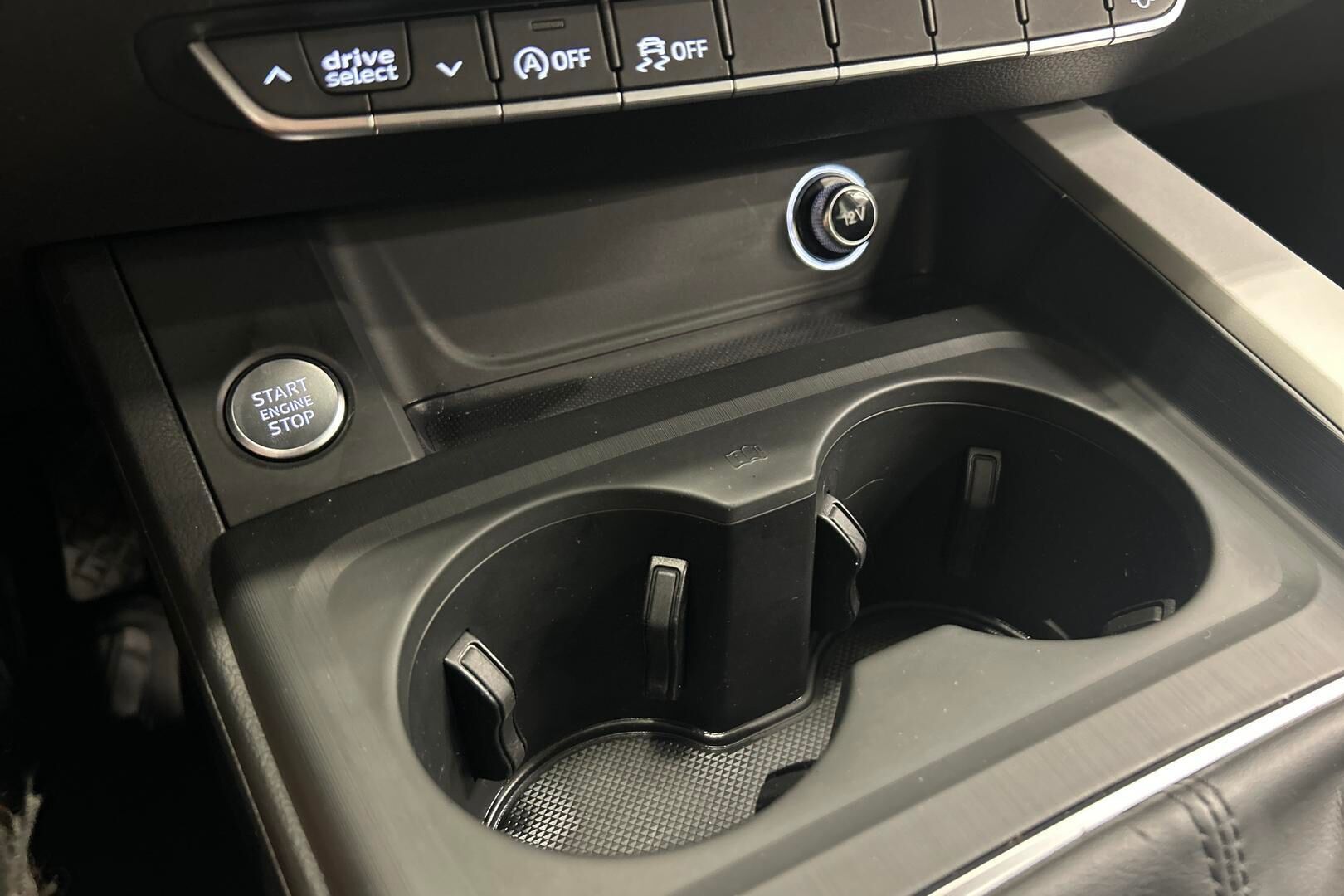 Audi A4 iso kuva 19