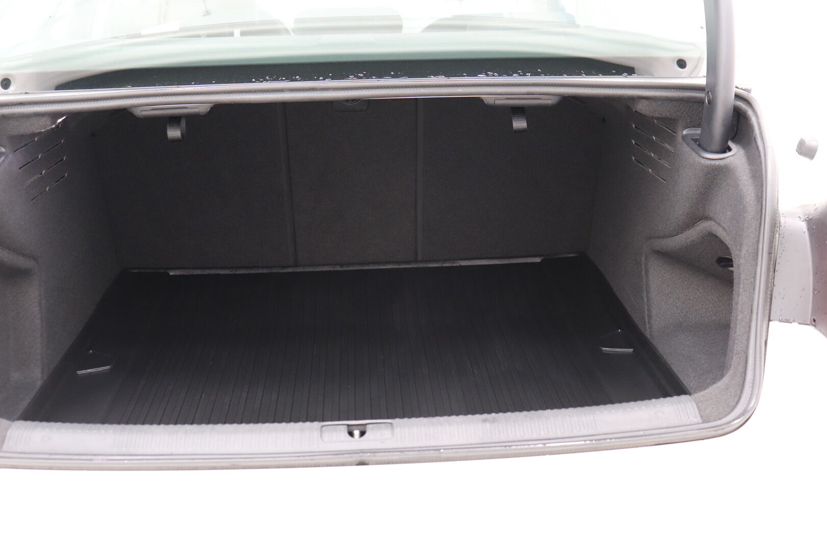 Audi A4 iso kuva 7