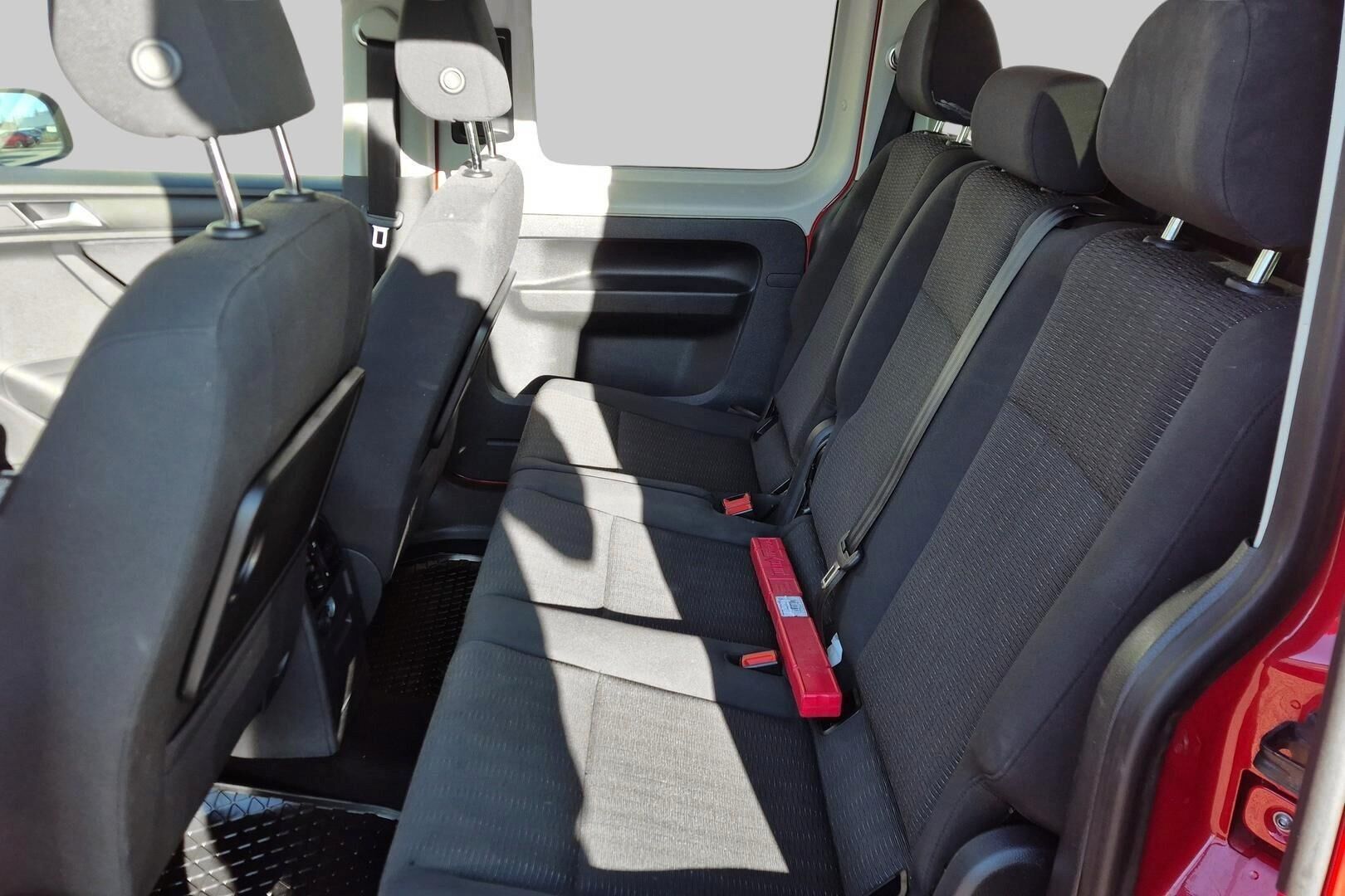 Volkswagen Caddy Maxi iso kuva 10