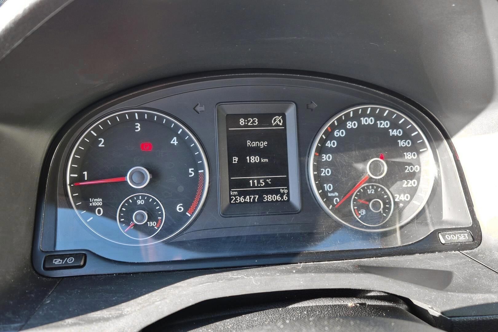 Volkswagen Caddy Maxi iso kuva 14