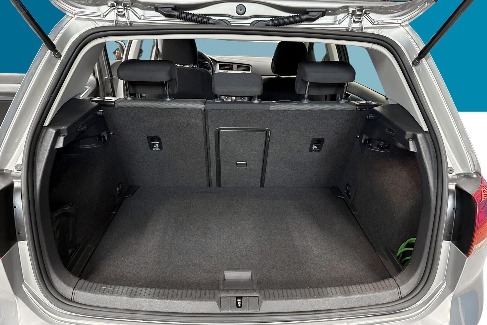 Volkswagen Golf iso kuva 12
