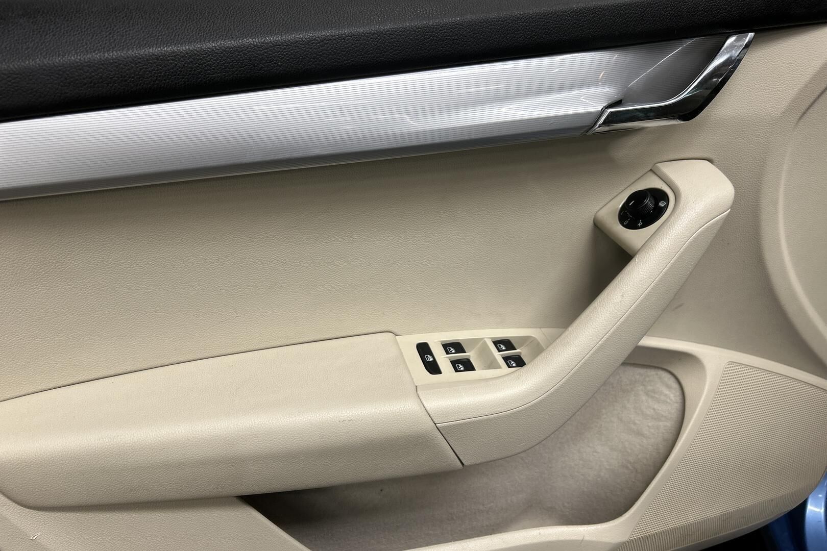 Skoda Octavia iso kuva 23