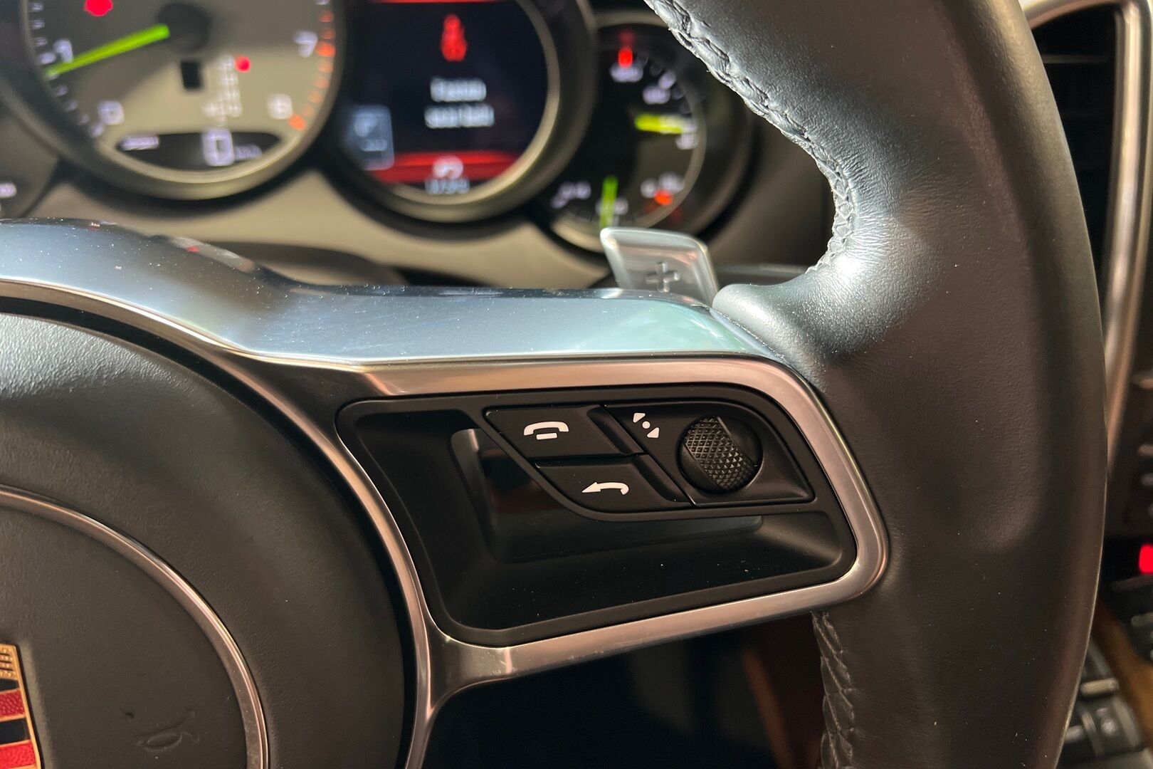 Porsche Cayenne iso kuva 18