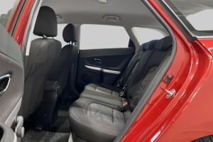 Kia cee'd esikatselu 10