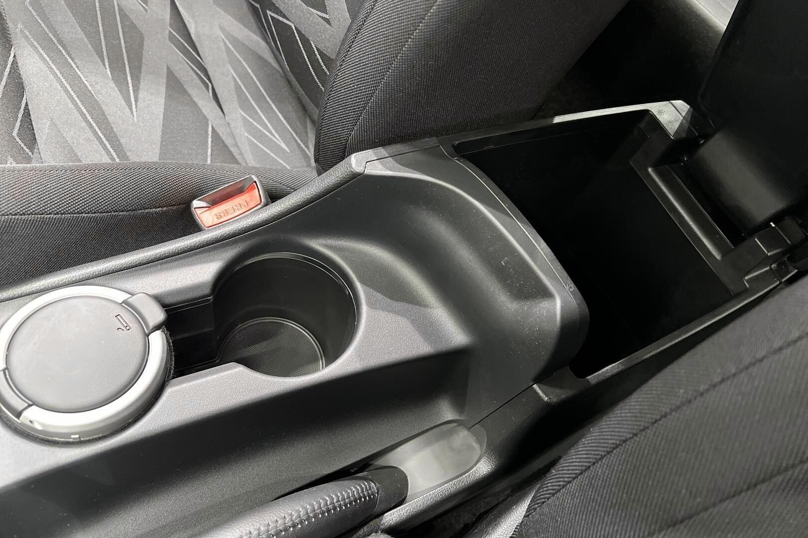 Kia cee'd iso kuva 18