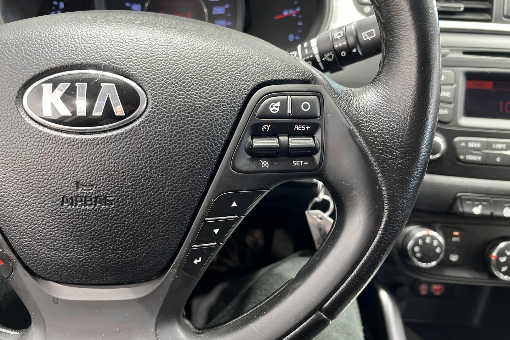 Kia cee'd iso kuva 19