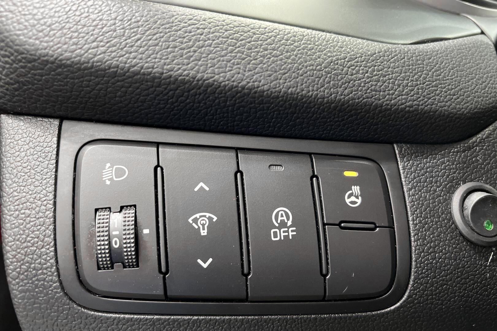 Kia cee'd iso kuva 21