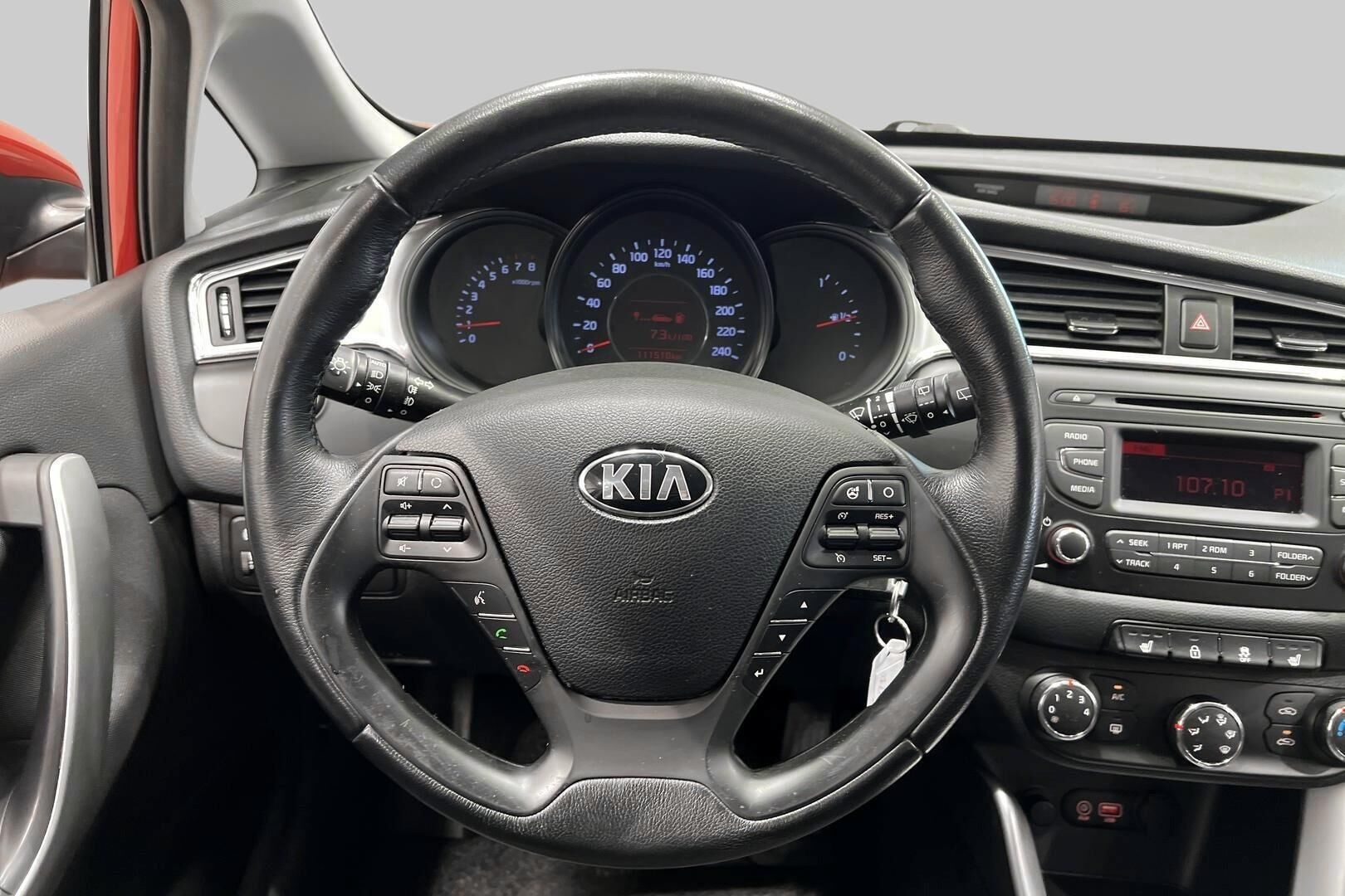 Kia cee'd iso kuva 25