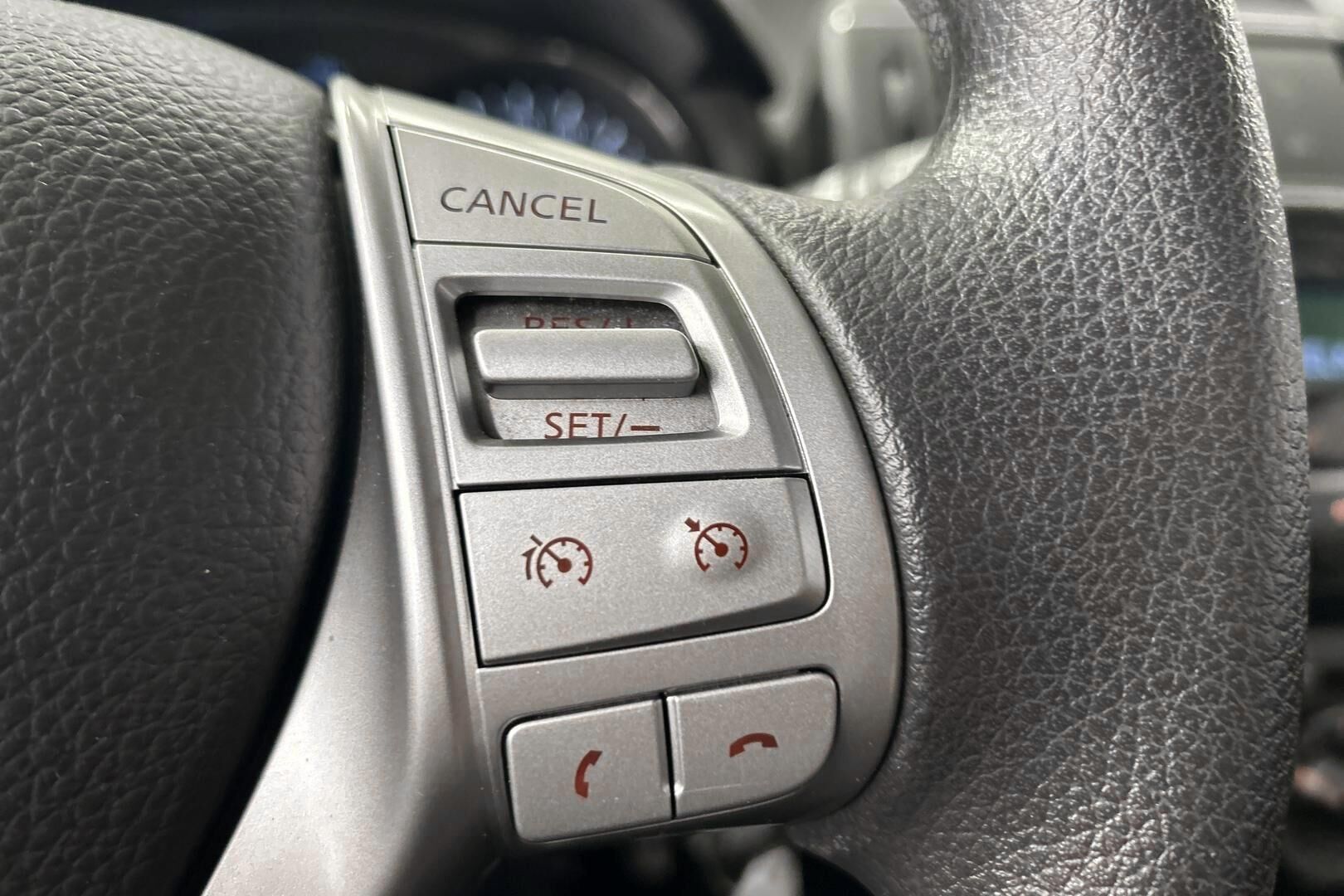 Nissan Pulsar iso kuva 15
