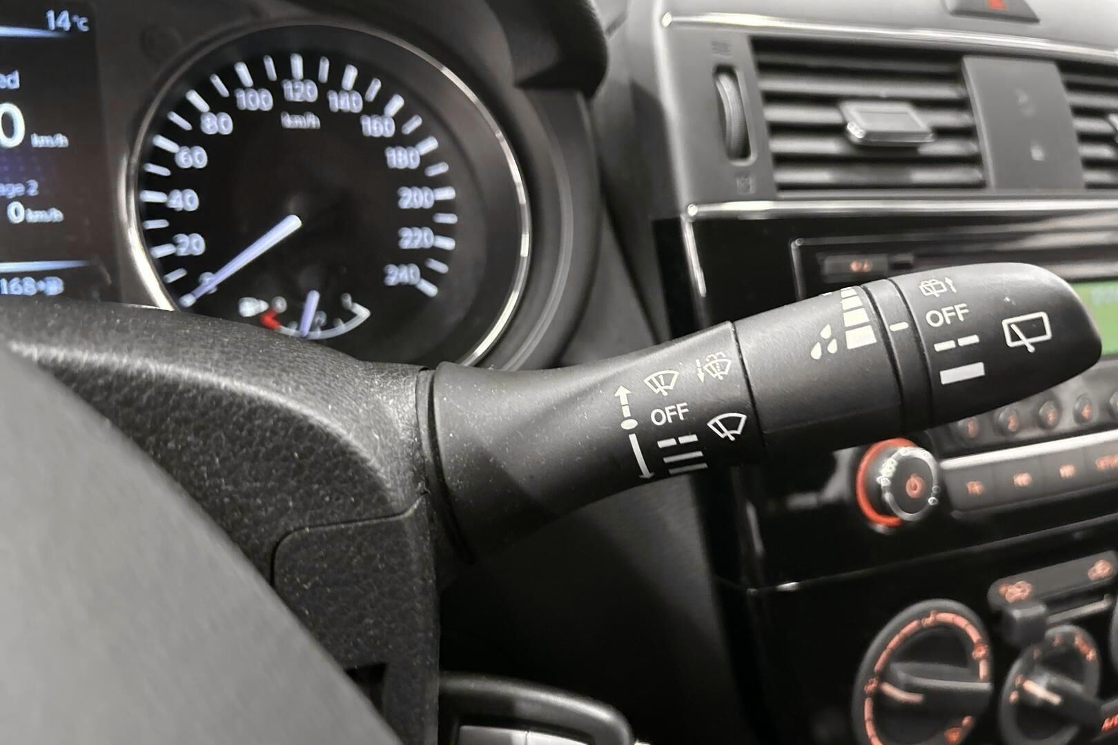 Nissan Pulsar iso kuva 19