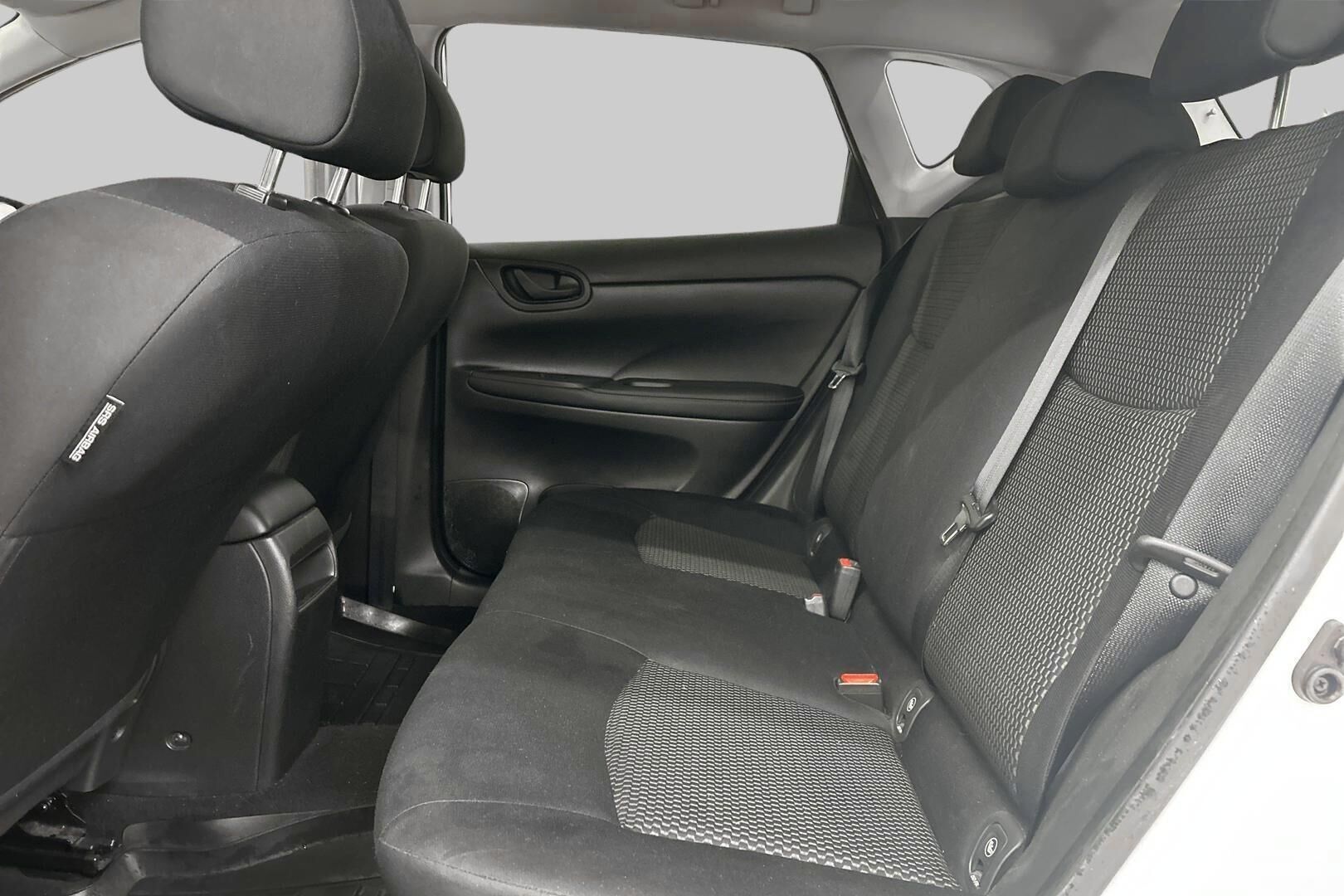 Nissan Pulsar iso kuva 9