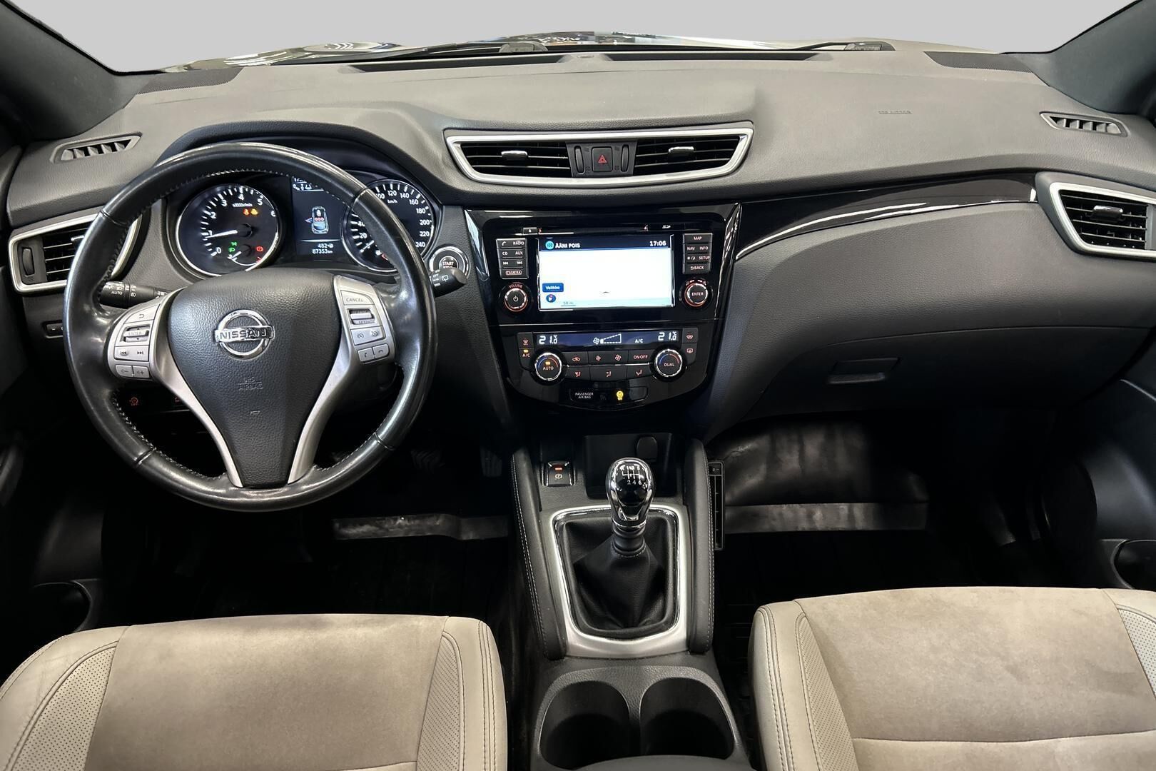 Nissan Qashqai iso kuva 8
