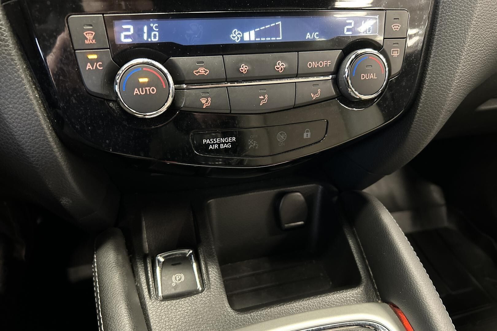 Nissan Qashqai iso kuva 15