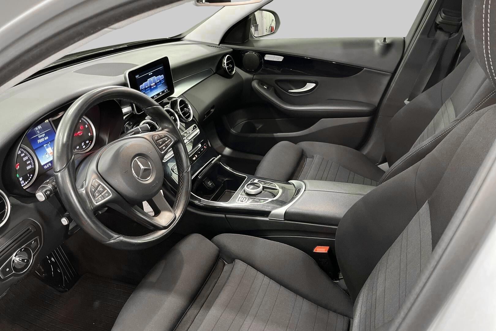 Mercedes-Benz C iso kuva 16