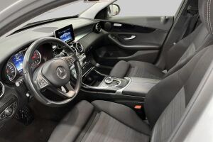 Mercedes-Benz C esikatselu 16