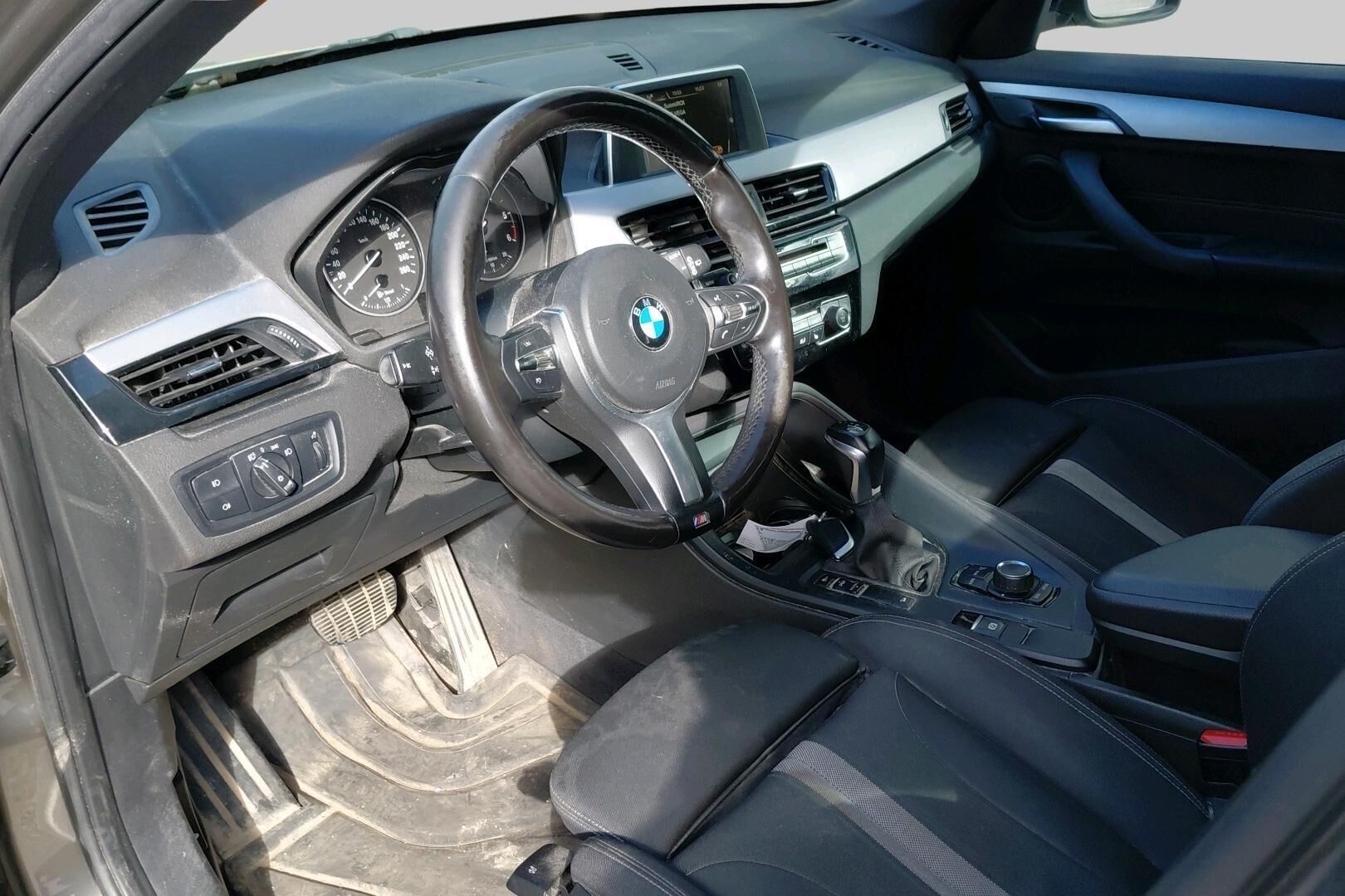 BMW X1 iso kuva 2