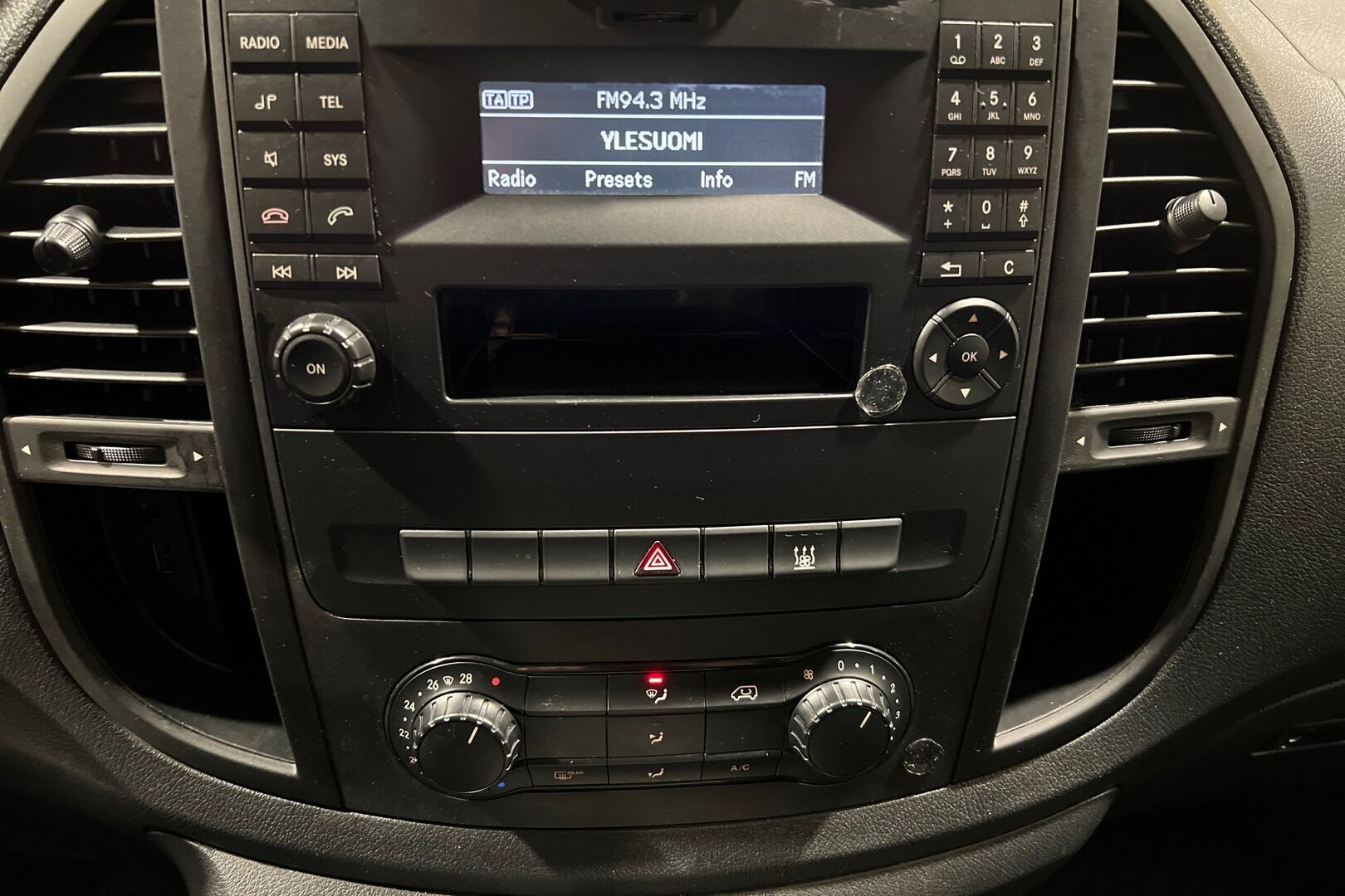 Mercedes-Benz Vito iso kuva 12