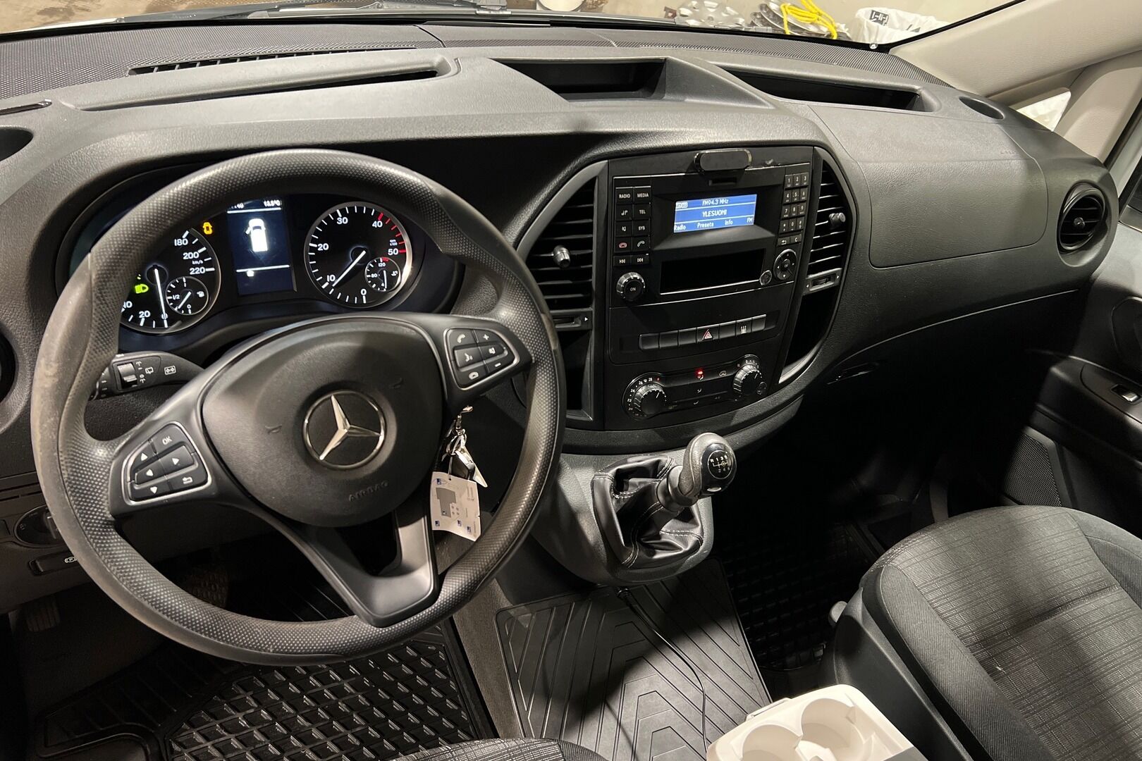 Mercedes-Benz Vito iso kuva 13