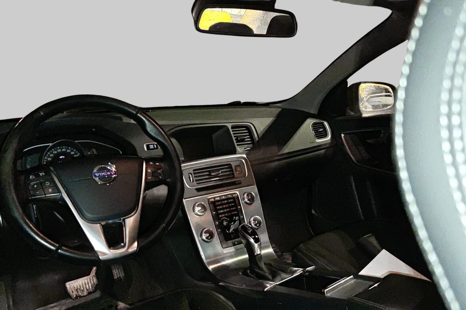 Volvo S60 iso kuva 0