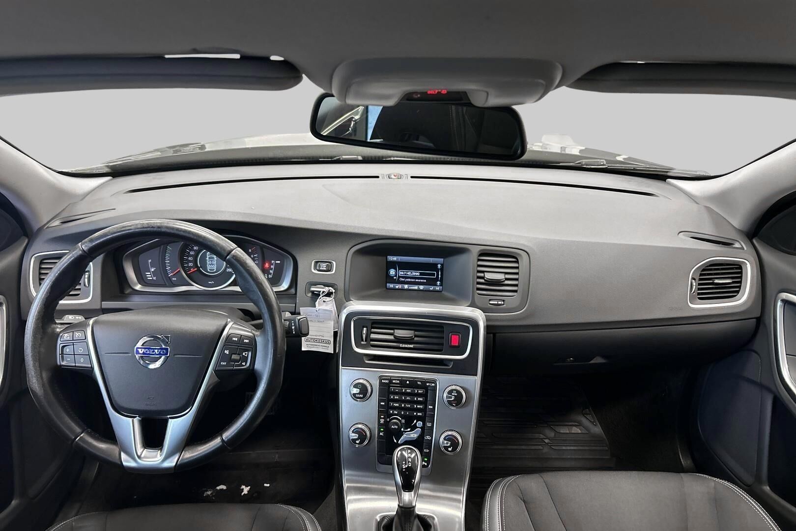 Volvo S60 iso kuva 8