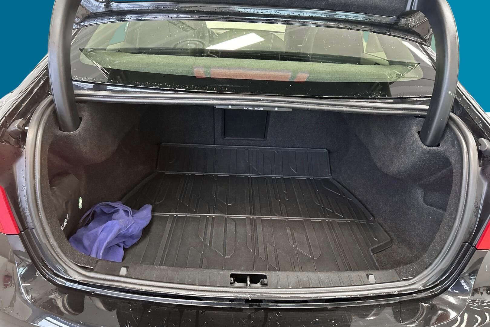 Volvo S60 iso kuva 9