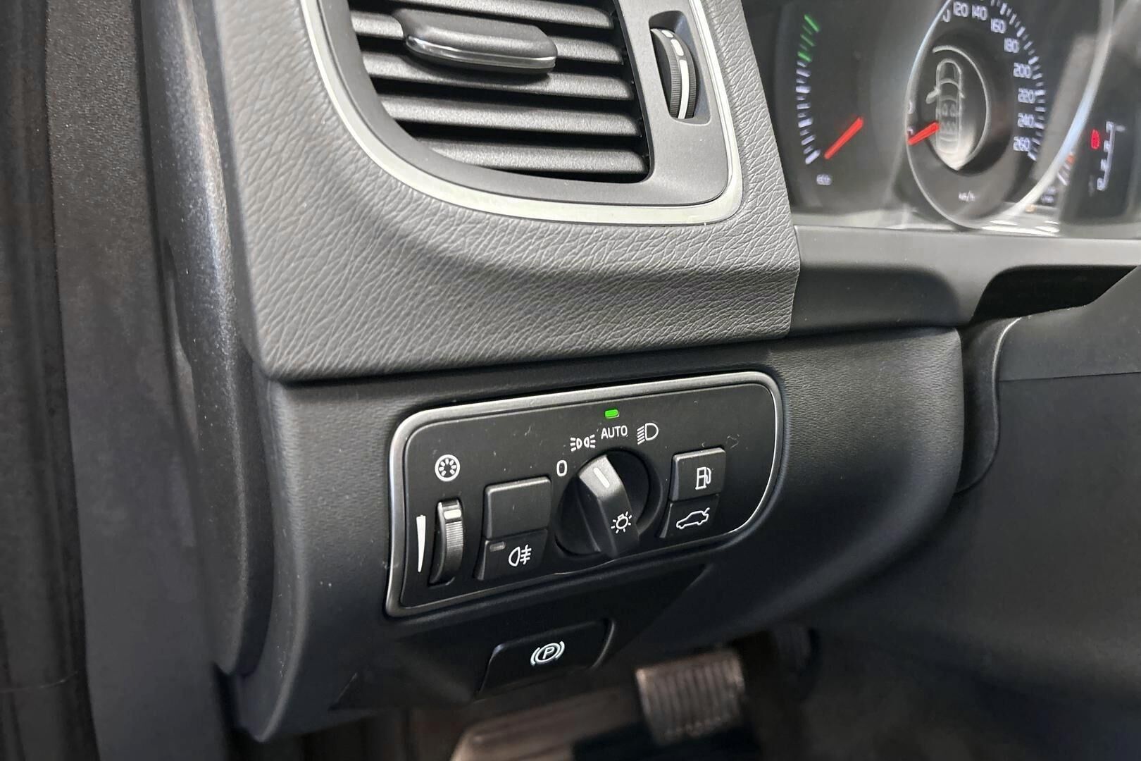 Volvo S60 iso kuva 12