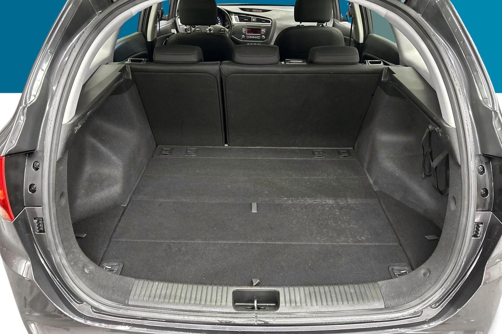 Kia cee'd iso kuva 12