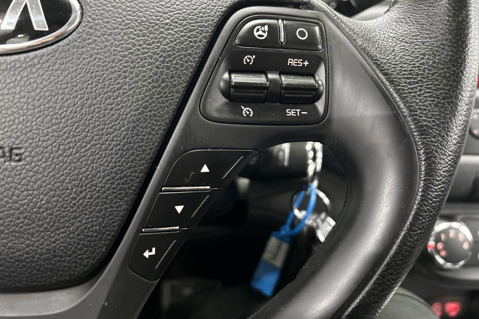 Kia cee'd iso kuva 16