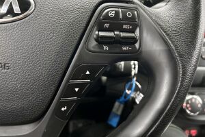 Kia cee'd esikatselu 16