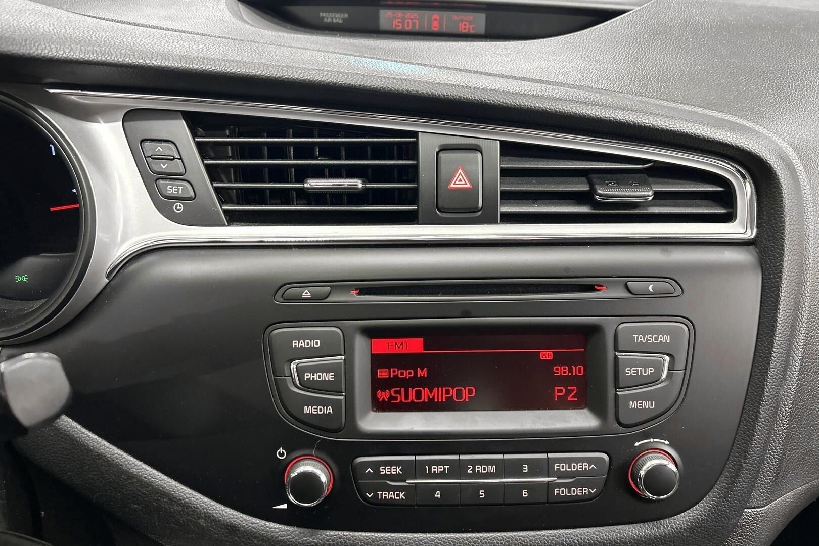 Kia cee'd iso kuva 17