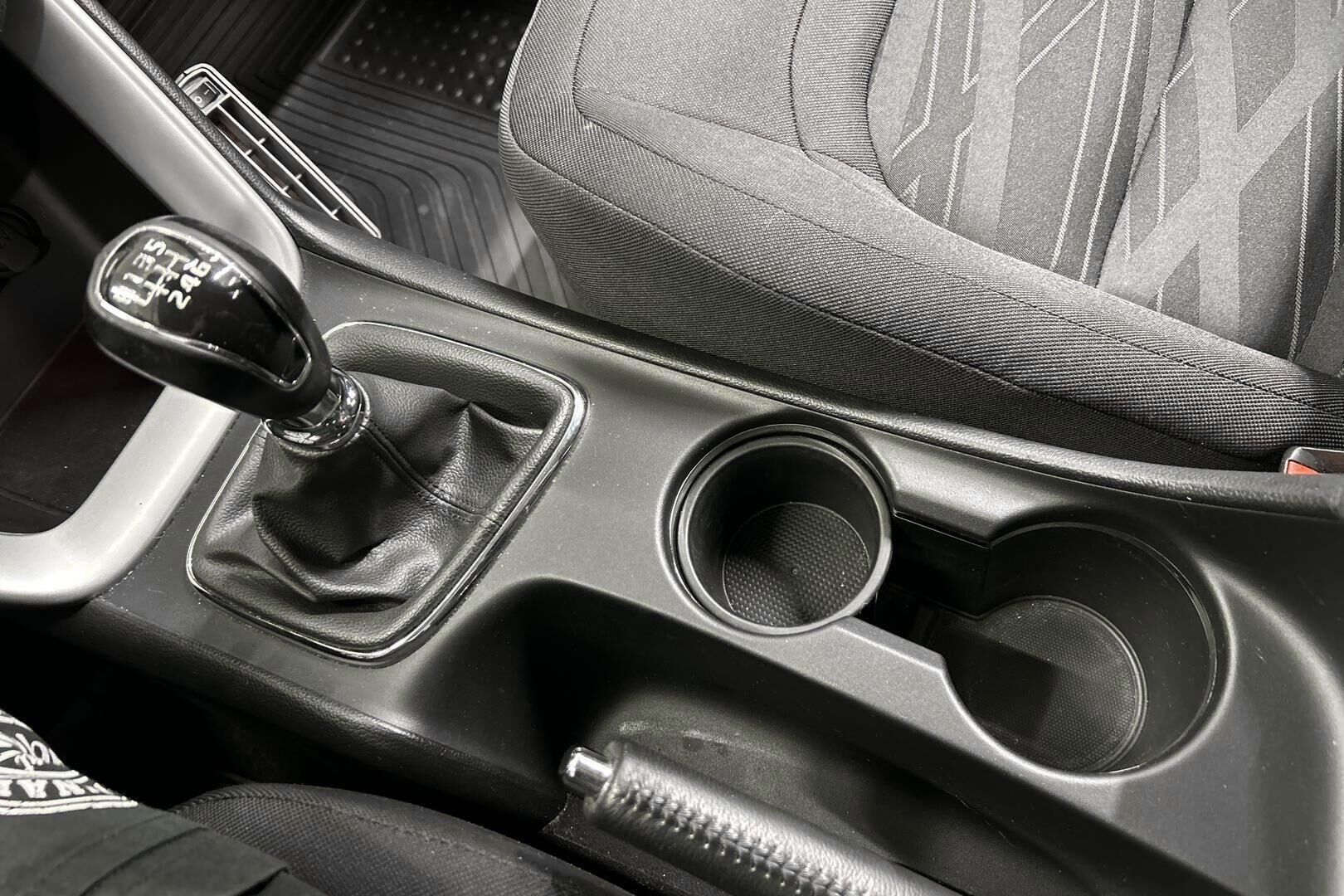 Kia cee'd iso kuva 20