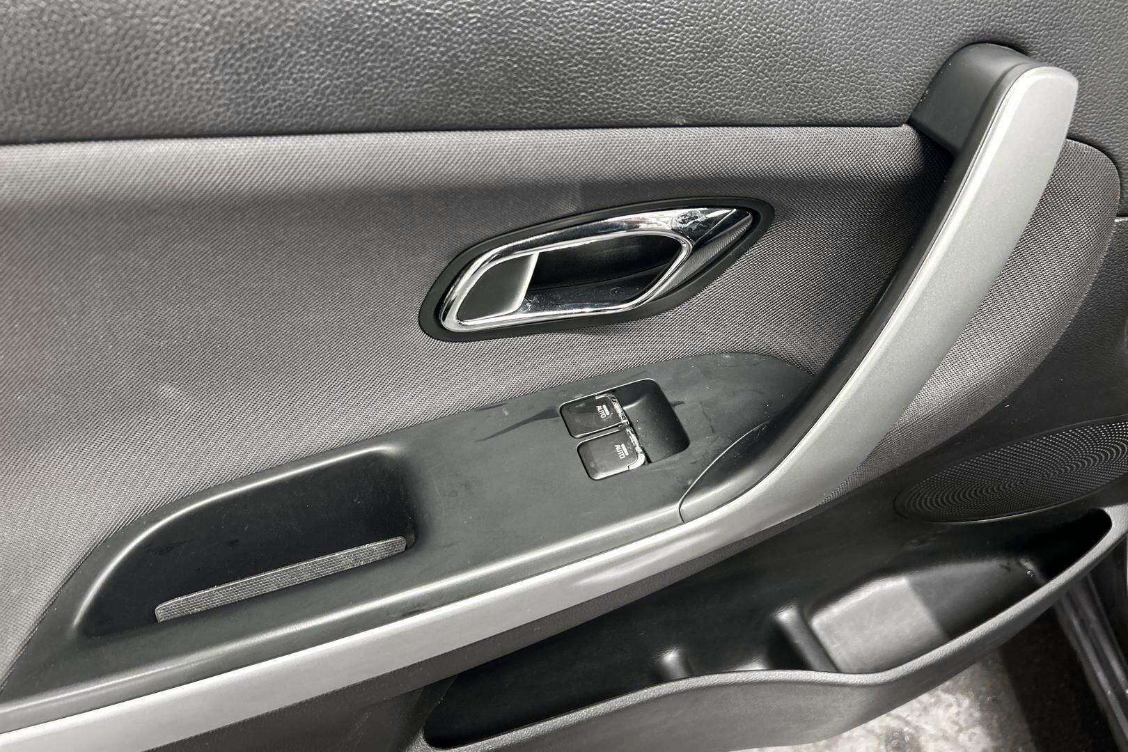 Kia cee'd iso kuva 22