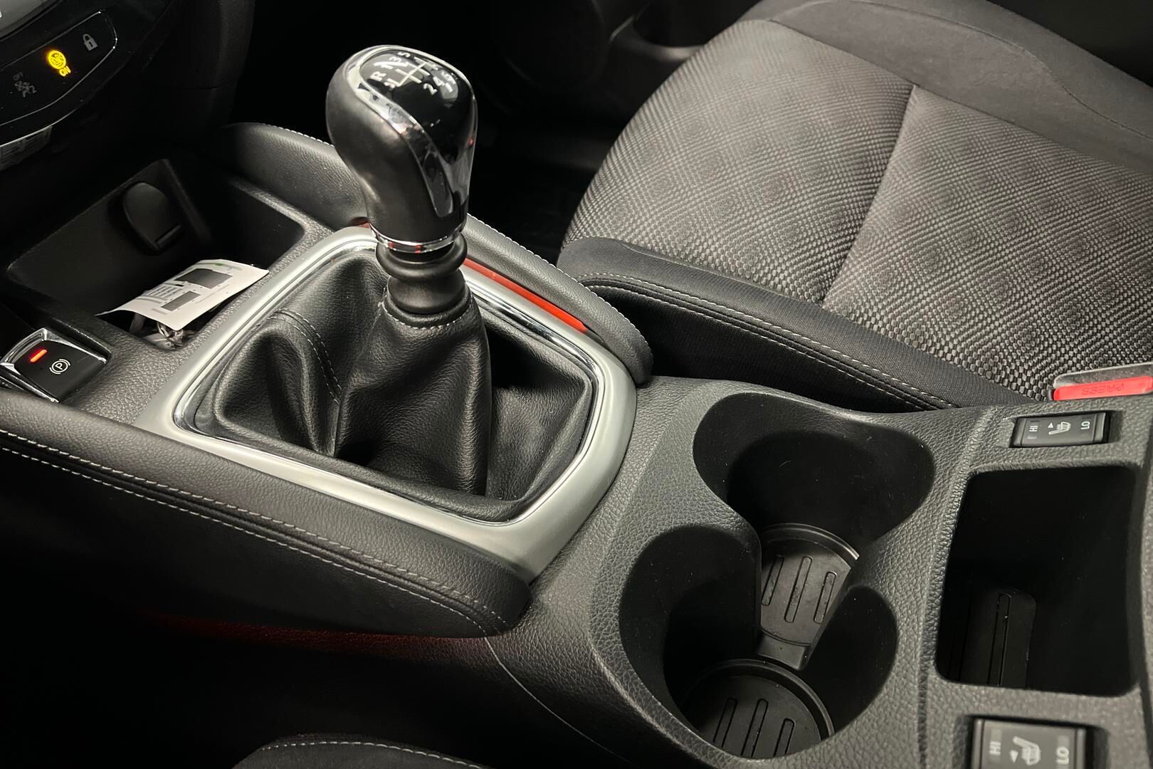 Nissan Qashqai iso kuva 15