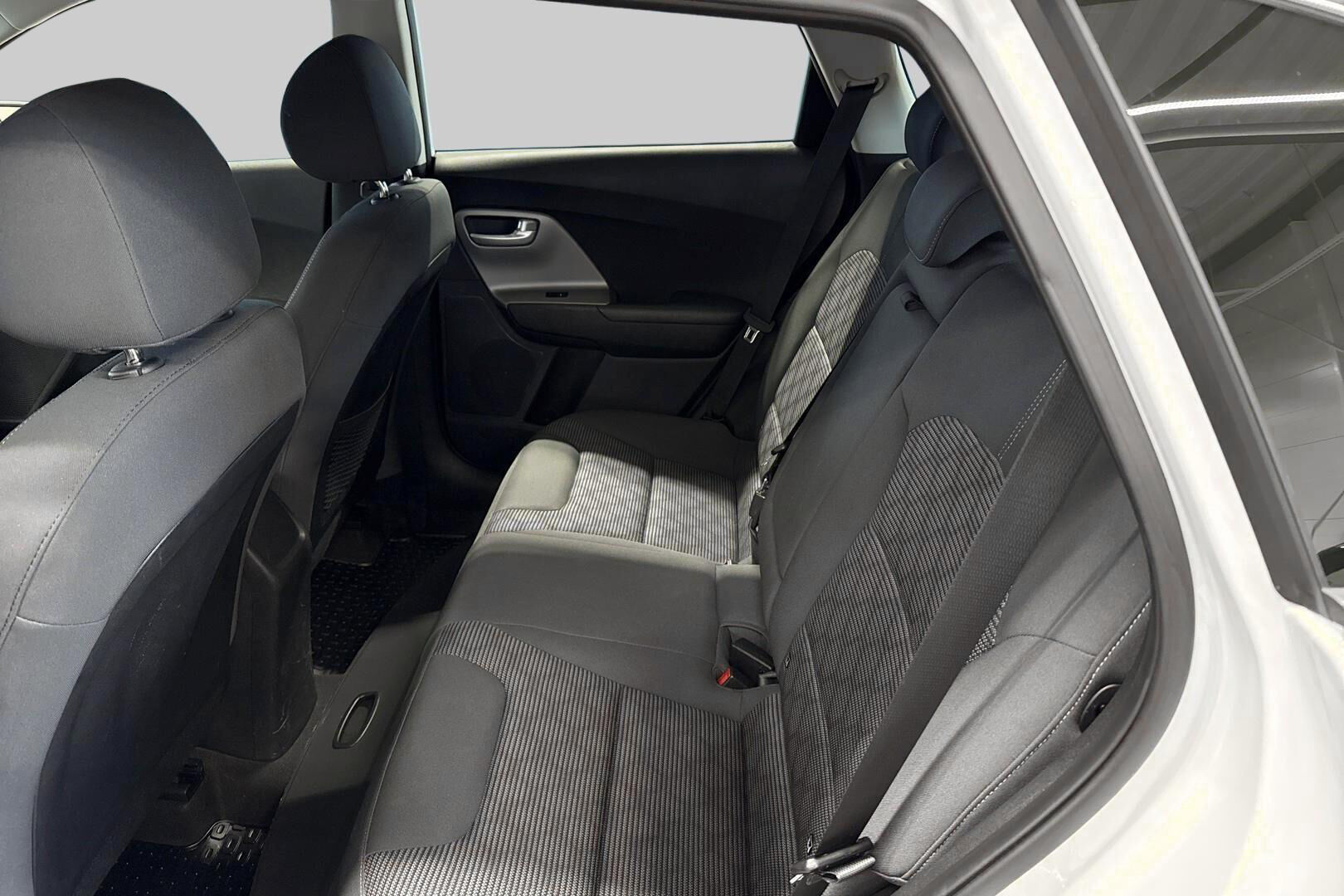 Kia Niro iso kuva 10