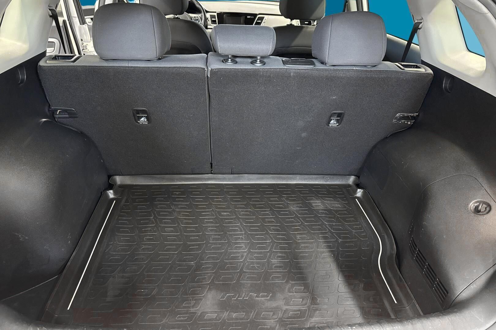 Kia Niro iso kuva 12