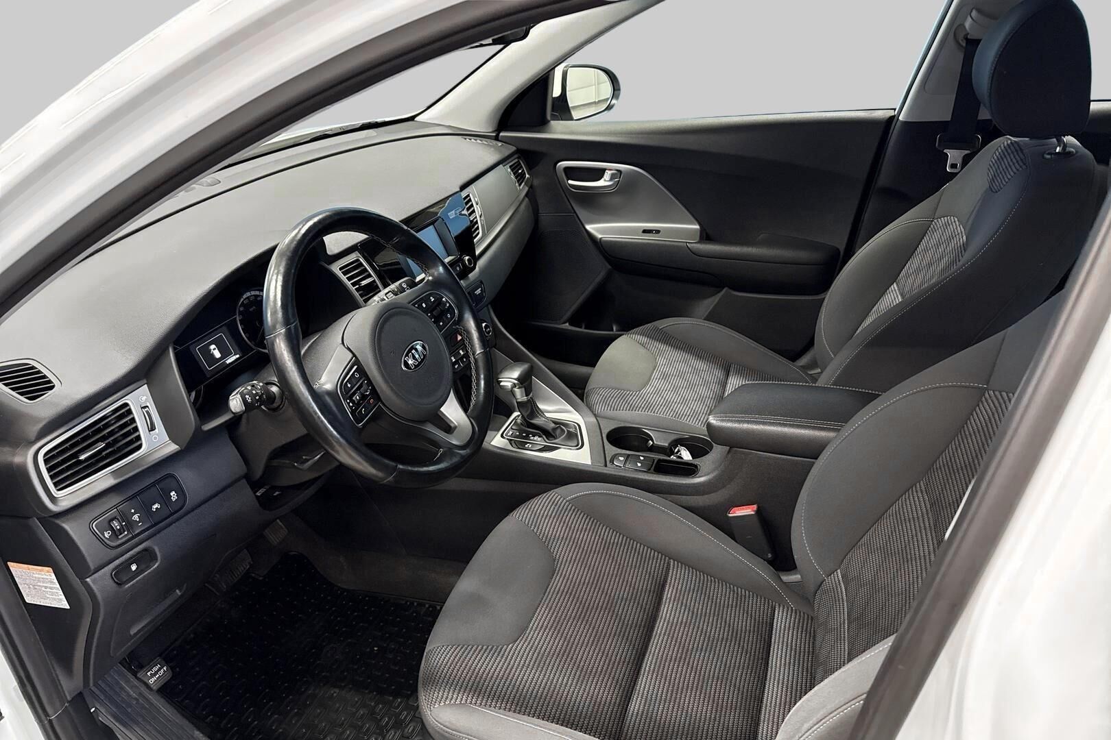 Kia Niro iso kuva 9